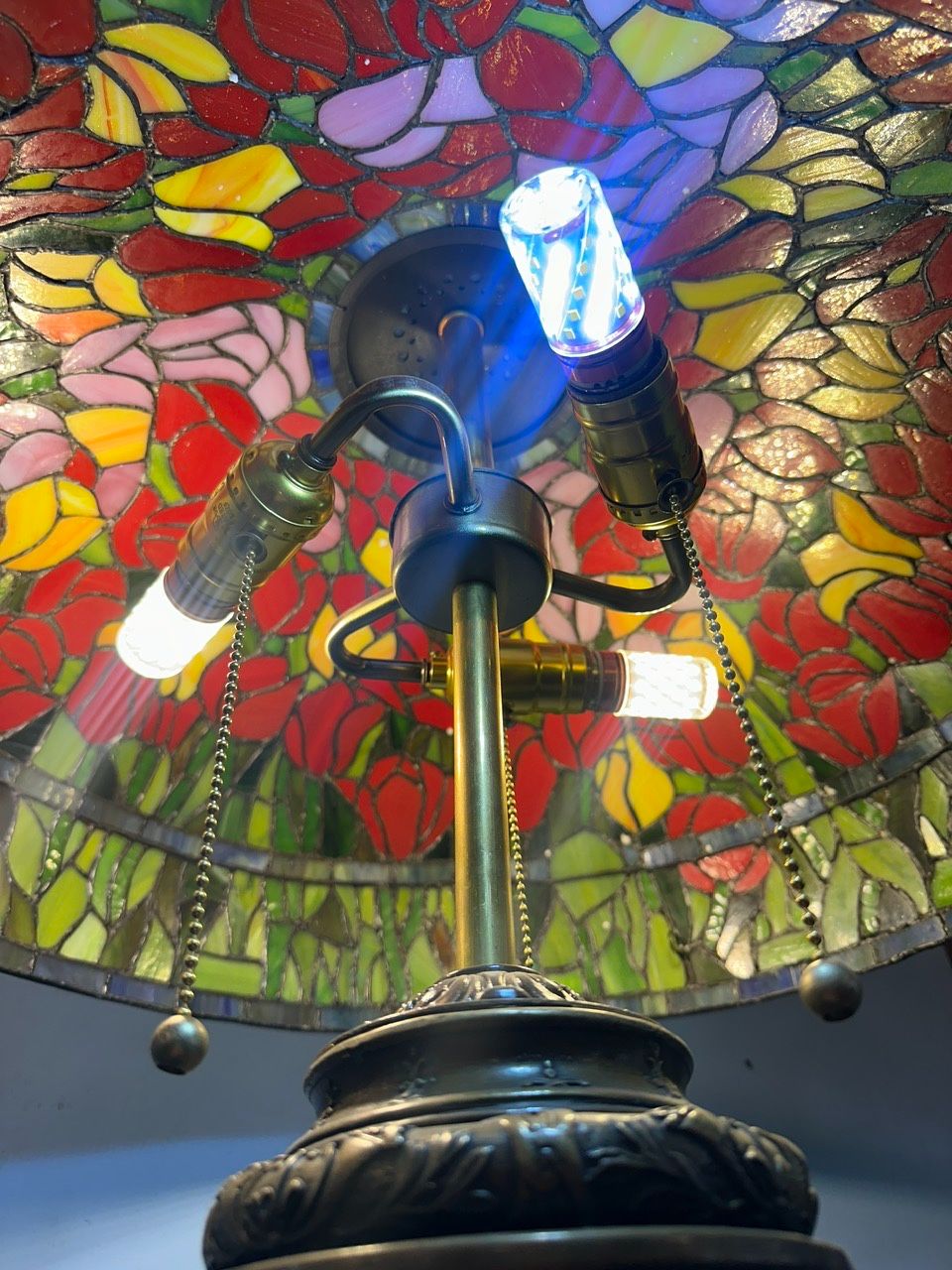 Đèn Tiffany Cổ Điển Thượng Lưu